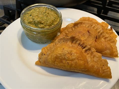  Empanadas de Pipián! Un Délice Colombien à Déguster avec les Mains et à Savourer avec le Cœur.