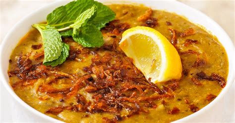  Haleem: Un plat réconfortant à la fois épicé et crémeux qui vous transportera au cœur de Karachi!