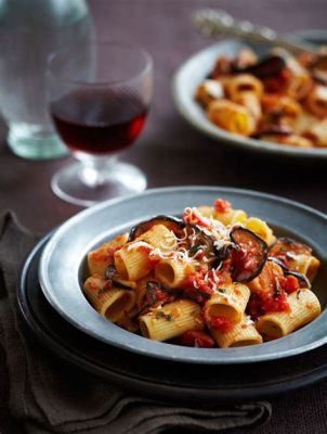  Pasta alla Norma, une symphonie de saveurs Sicilianes entre aubergines grillées et ricotta salée !